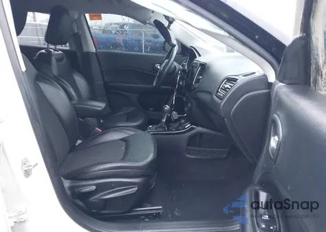 2019 Jeep Compass Altitude 4X4 z USA, uszkodzony, nr VIN 3C4NJDBB7KT648594